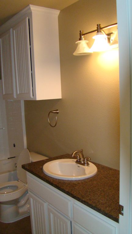 3RD FLOOR BATHROOM
